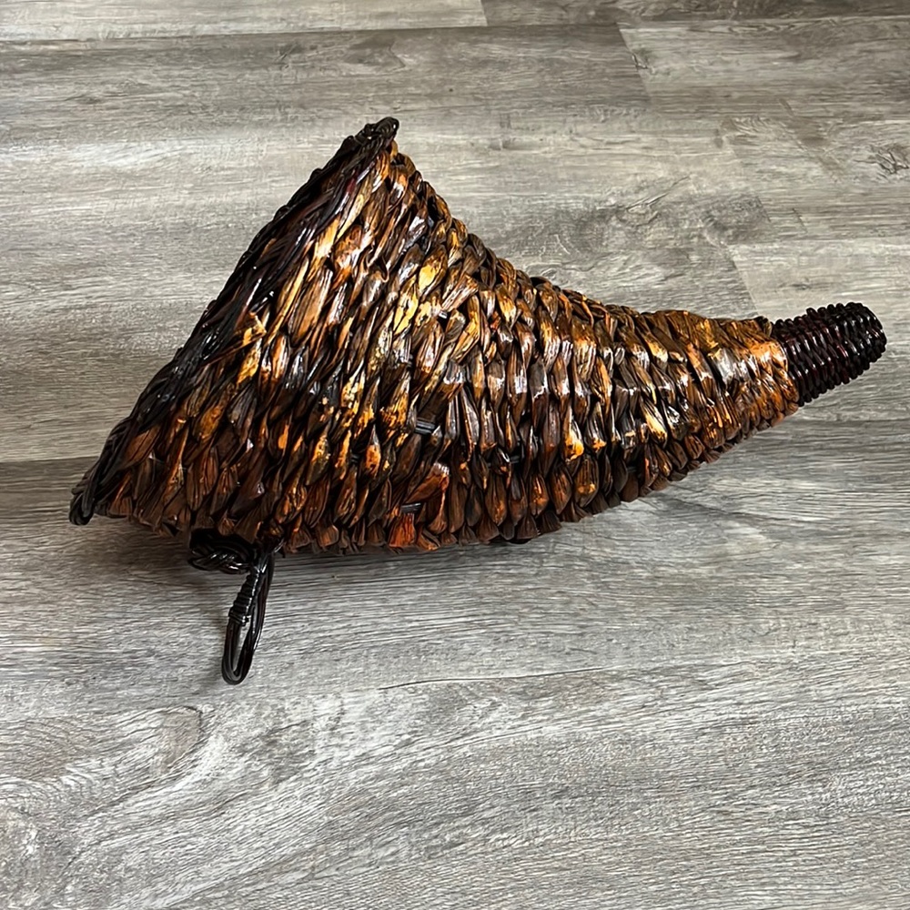 Handcrafted Brown Cornucopia Basket